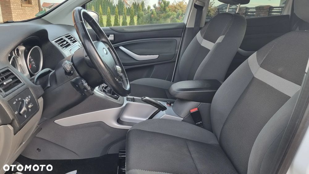 Ford Kuga 2.0 TDCi 4x4 Champions Edition - 12