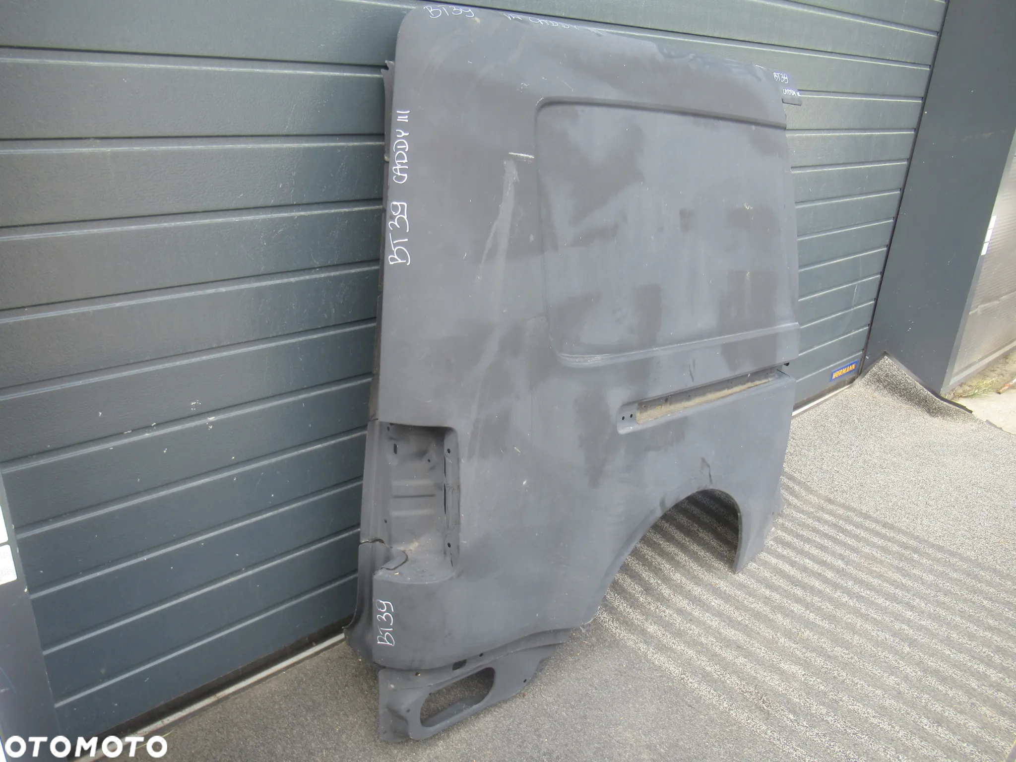 POSZYCIE BŁOTNIK TYLNY TYŁ PRAWY VW CADDY III MAX 2K3 2007 - 3