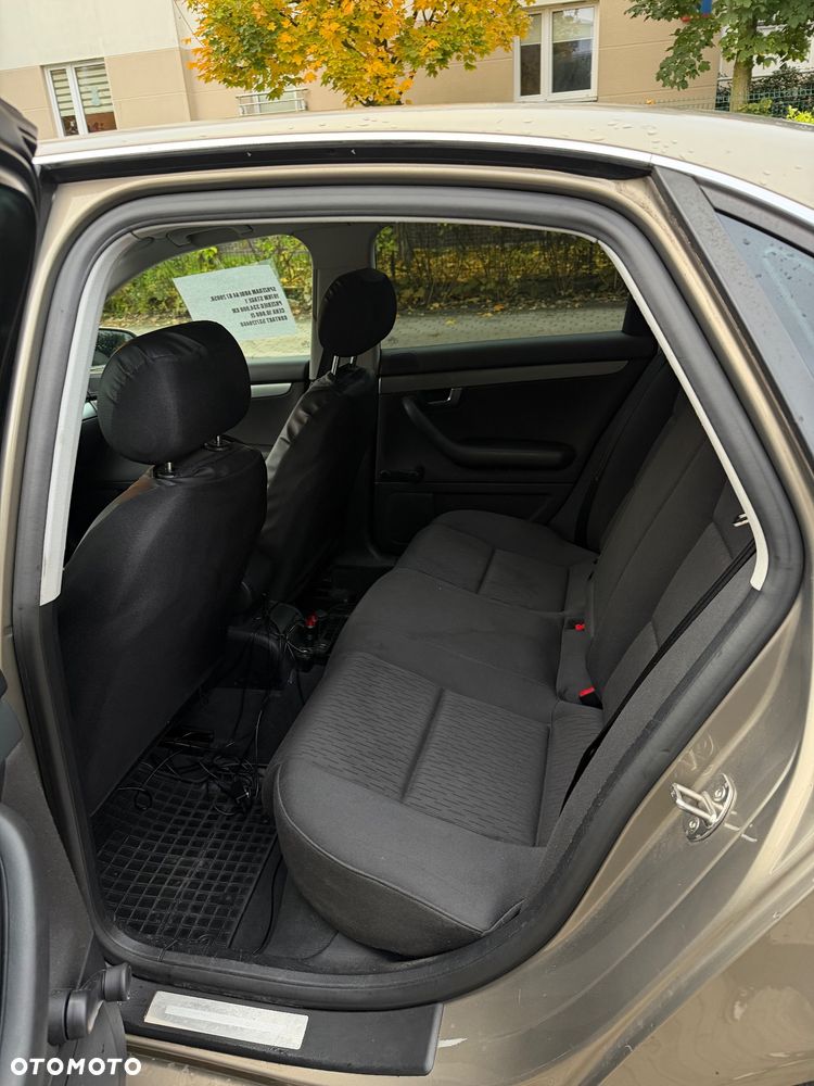 Audi A4 Limousine - 10