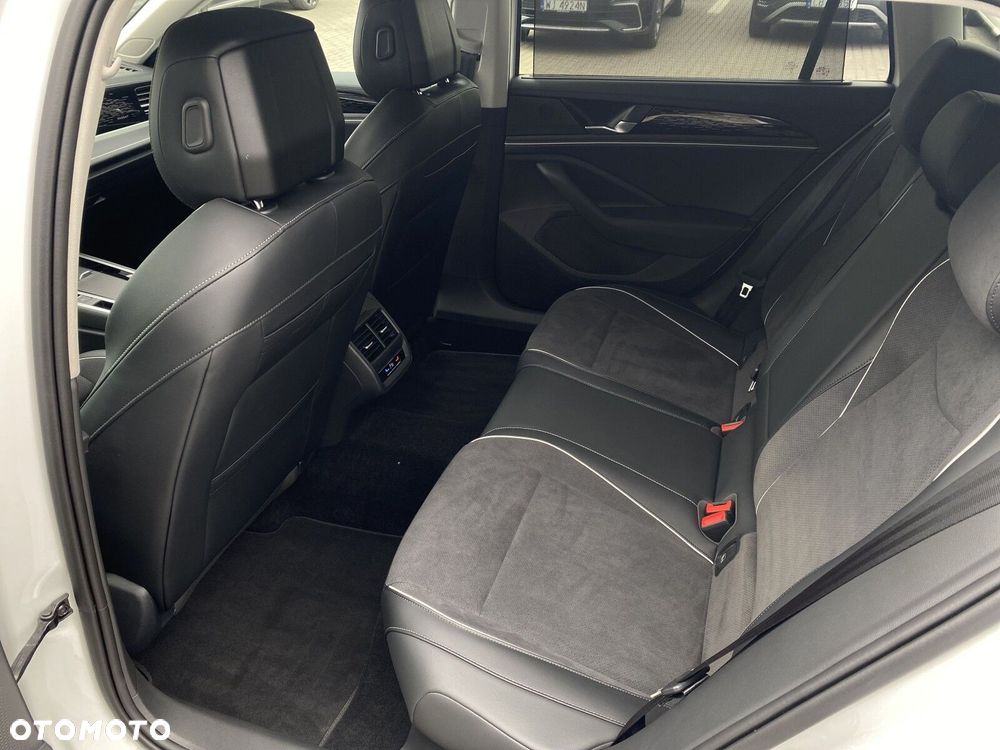 Volkswagen Passat Variant 2.0 TDI SCR 4Mot Elegance DSG - 33