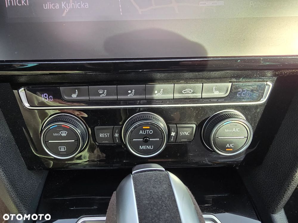 Volkswagen Passat Variant 2.0 TDI Bi-Turbo BMT 4Mot Highline DSG - 16