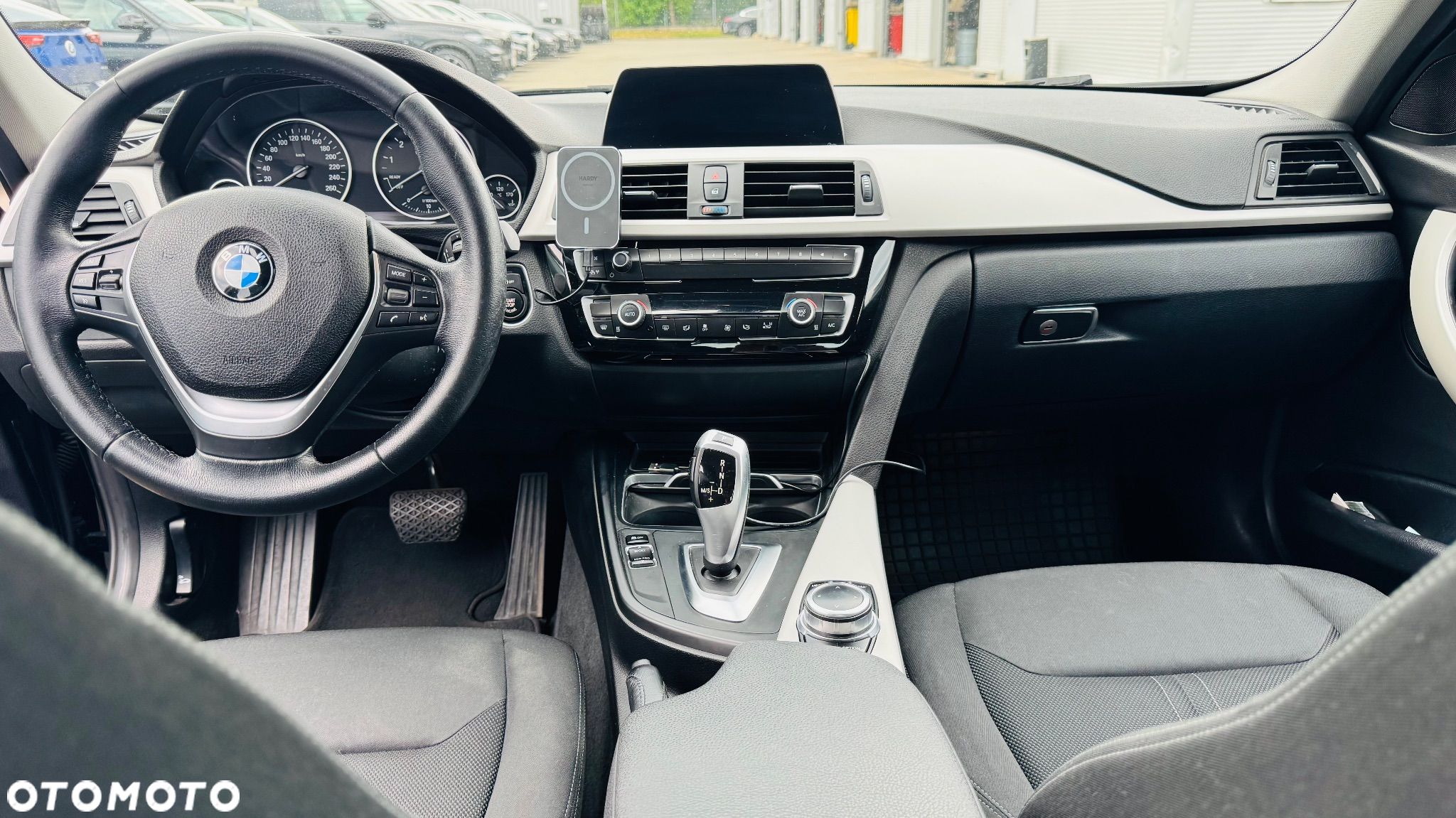 BMW Seria 3 318i - 8