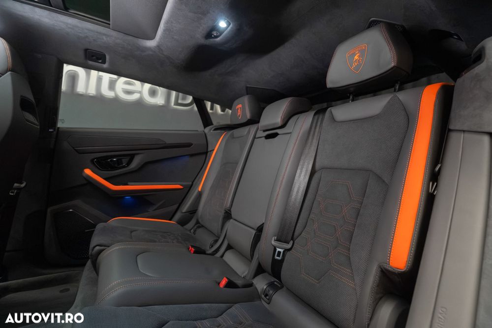 Lamborghini URUS - 32