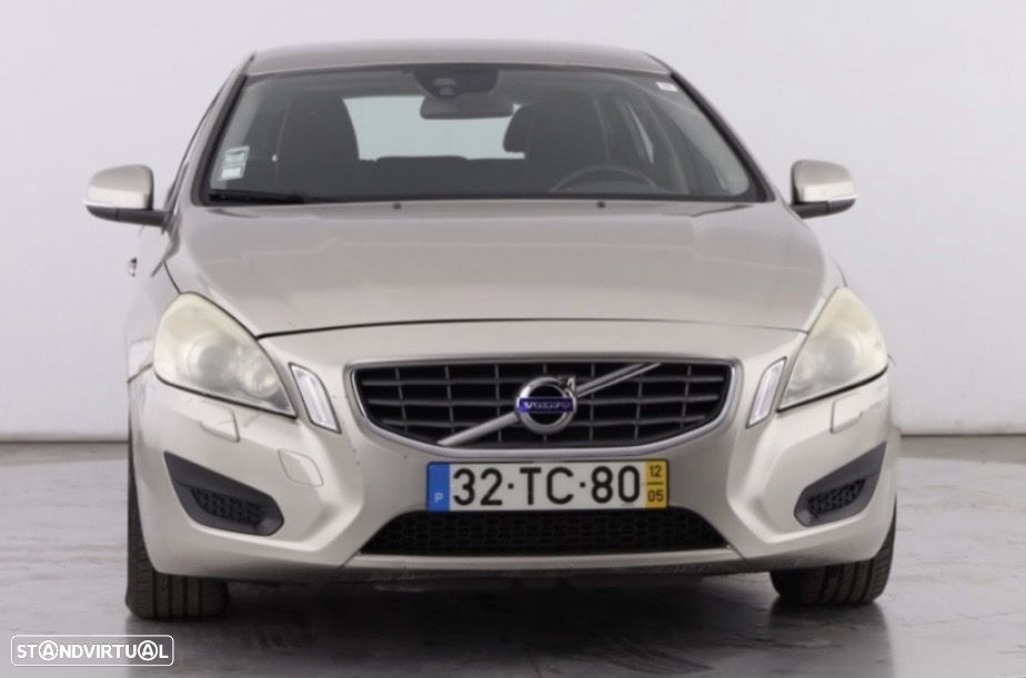 Volvo V60 D3 Momentum - 4