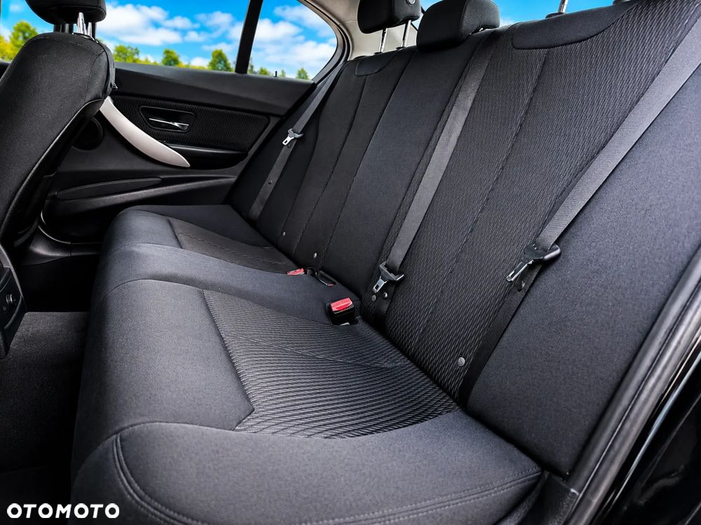 BMW Seria 3 320d Efficient Dynamics - 13