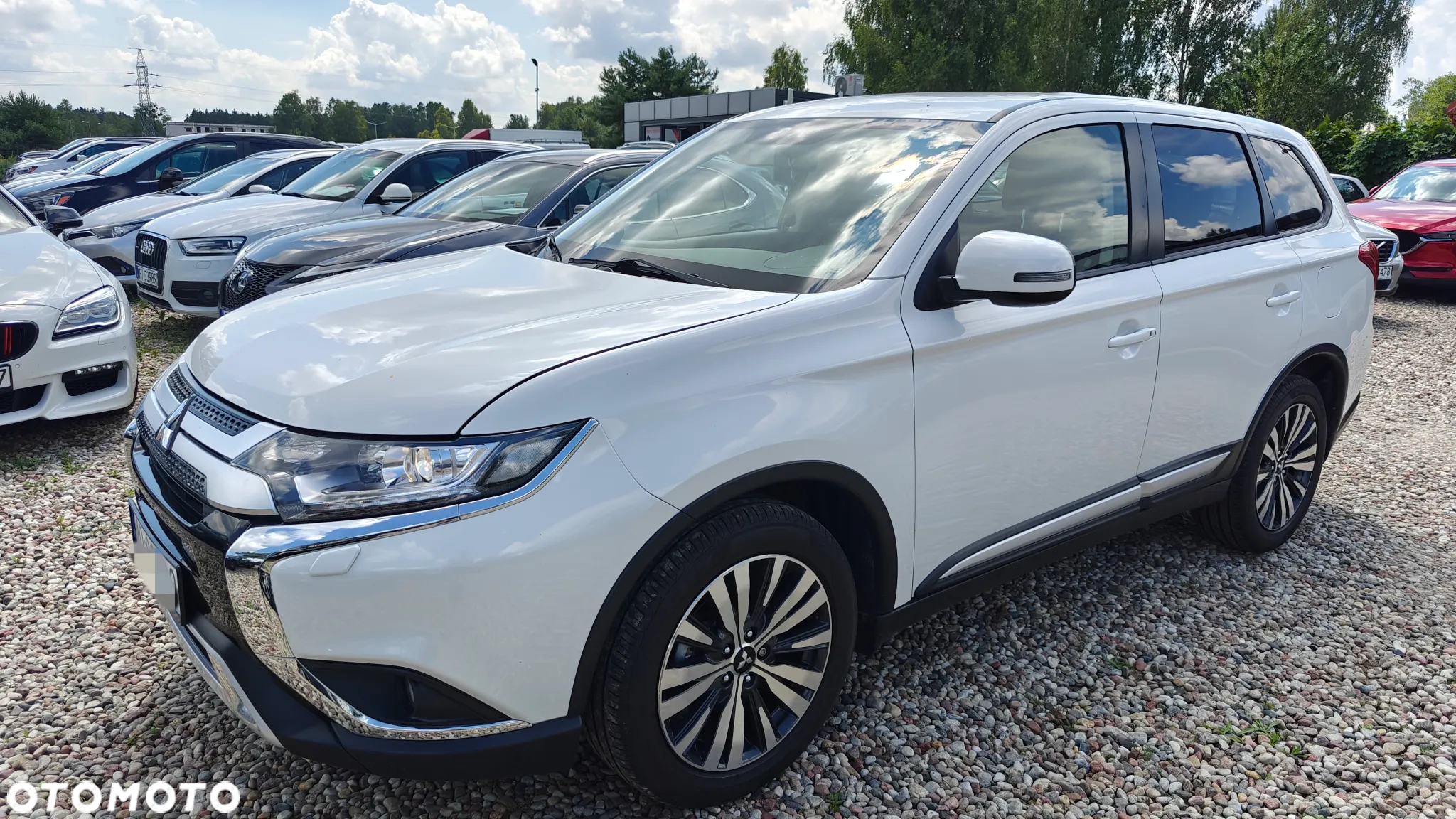 Mitsubishi Outlander 2.4 4WD CVT Instyle - 3