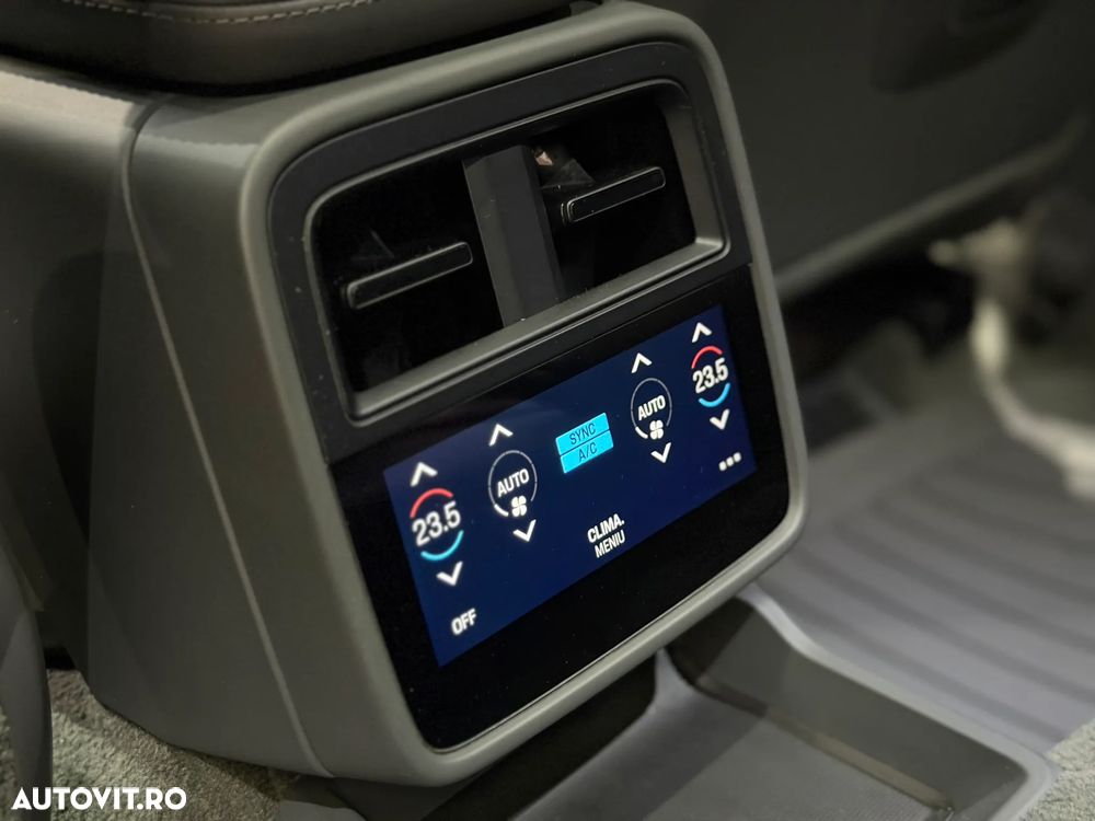 Porsche Taycan 4 - 31