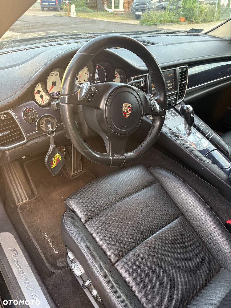 Porsche Panamera 4 - 6