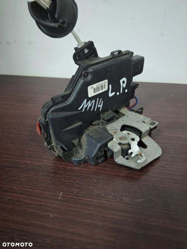 AUDI A2 zamek drzwi prawy przód HB 5D 8Z1837016E 7 PIN EUROPA     (111/4)    (111/3) - 4