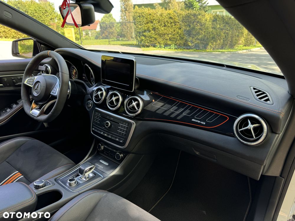 Mercedes-Benz CLA AMG 45 4-Matic - 29