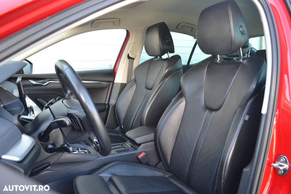 Skoda Octavia 2.0 TDI DSG 4X4 Style - 11