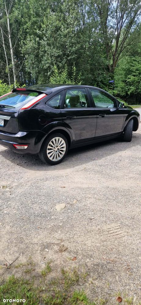 Ford Focus 2.0 Ghia - 17