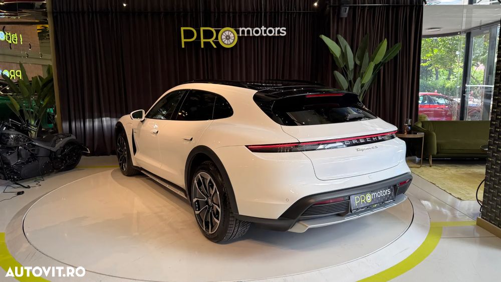 Porsche Taycan 4S Cross Turismo - 6