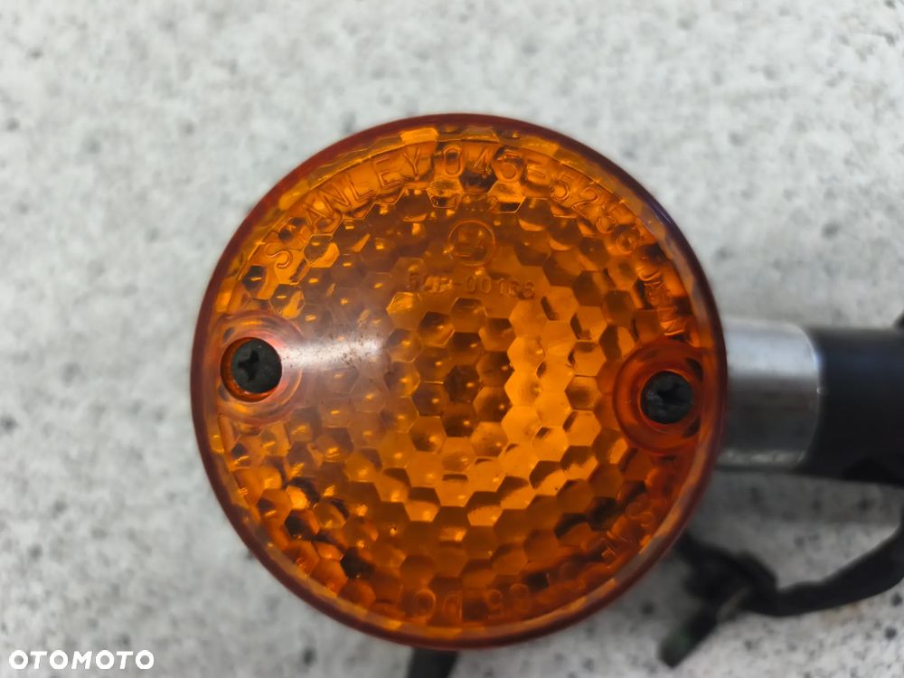 Kierunkowskaz prawy przód Honda VT700 VT 700 VT 1100 VT1100 Shadow 700 1100 - 7
