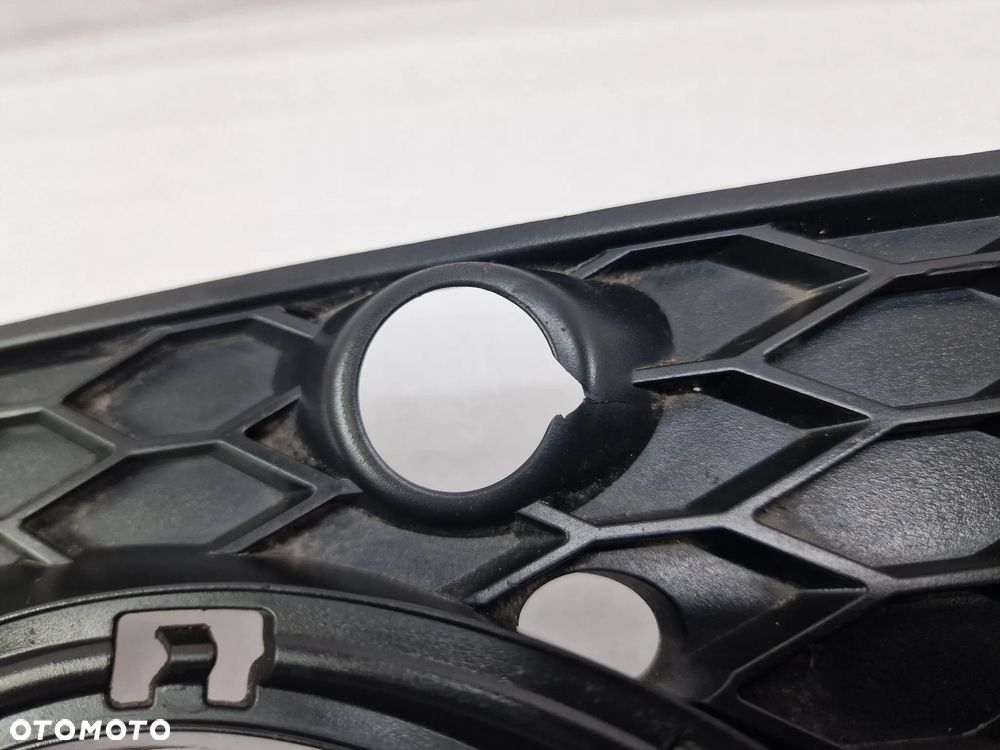 AUDI Q5 8R0 LIFT S-LINE 11- LEWA KRATKA BOCZNA ZDERZAKA PRZEDNIEGO PRZÓD , NR 8R0807681S , NR AUKCJI D/137 - 8