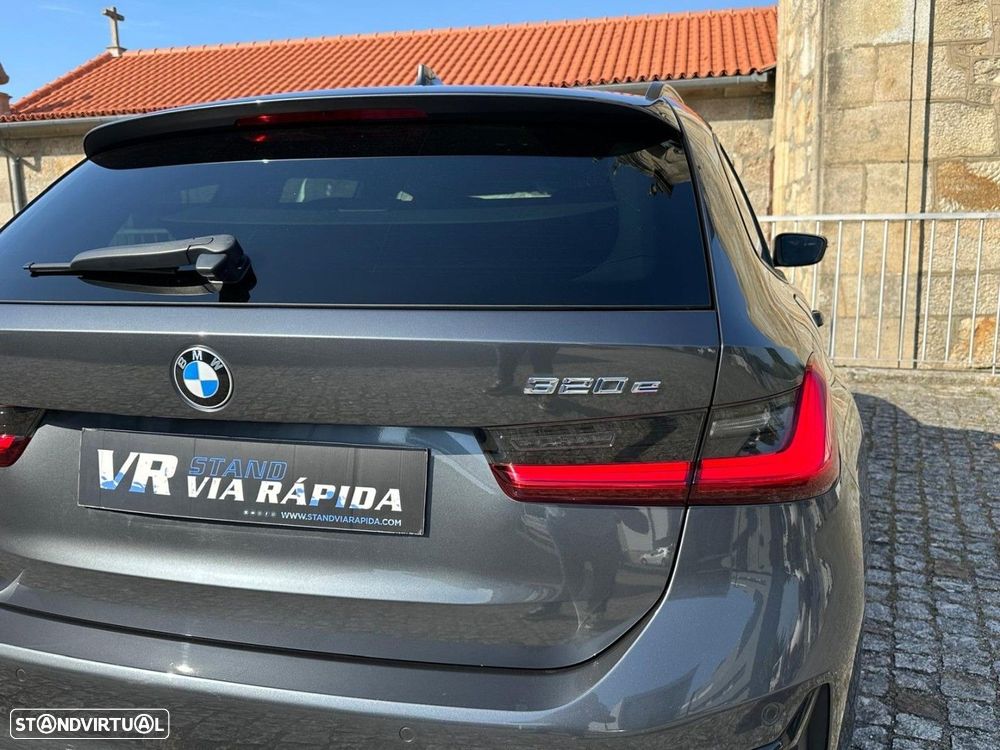 BMW 320 e Touring Auto - 29