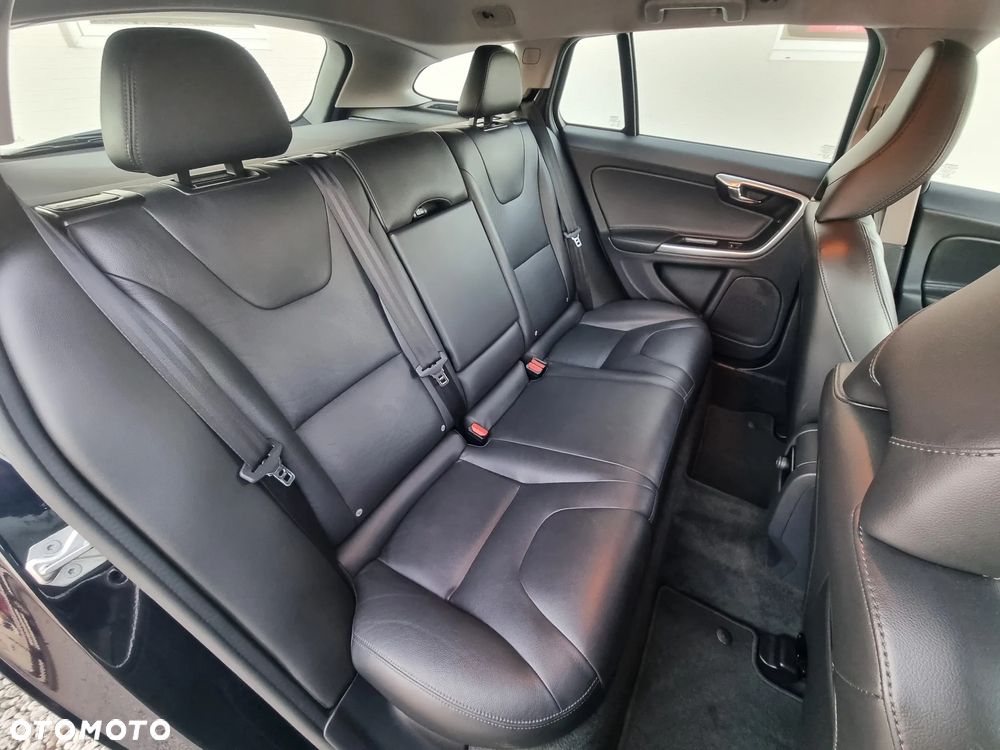 Volvo V60 - 11