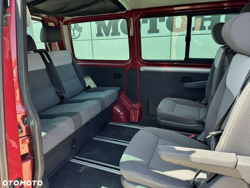 Volkswagen Multivan - 20