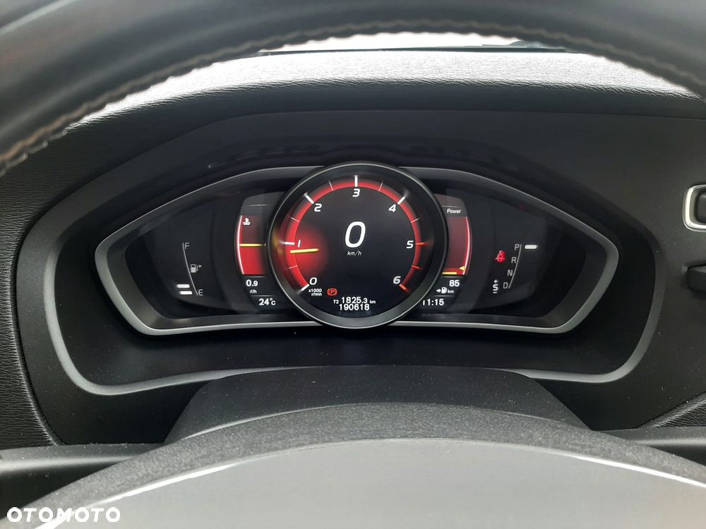 Volvo V40 D3 Geartronic RDesign - 17