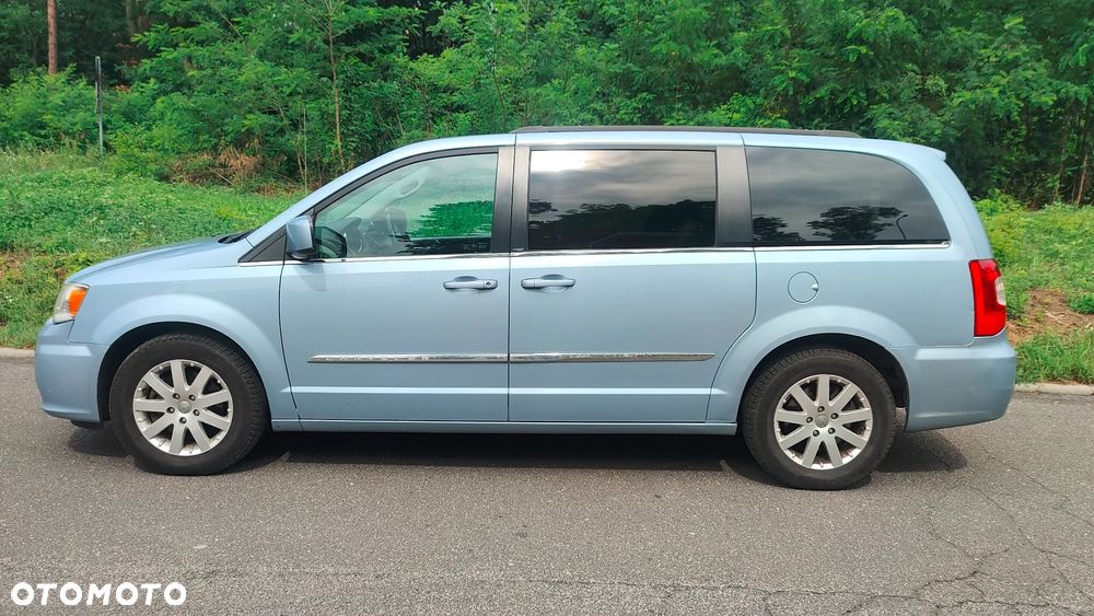Chrysler Town & Country - 1