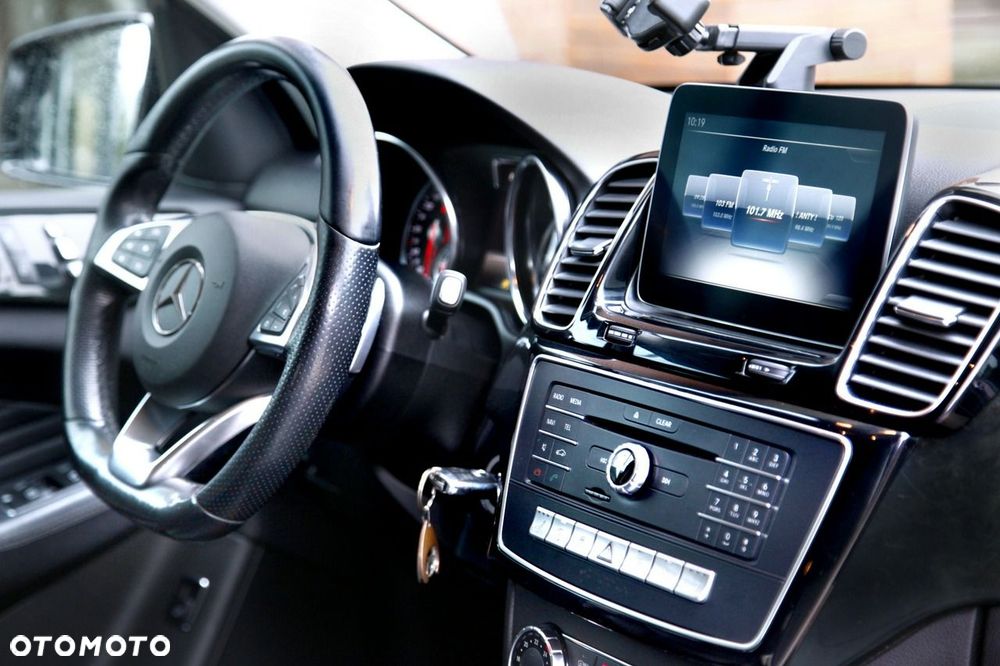 Mercedes-Benz GLE - 11