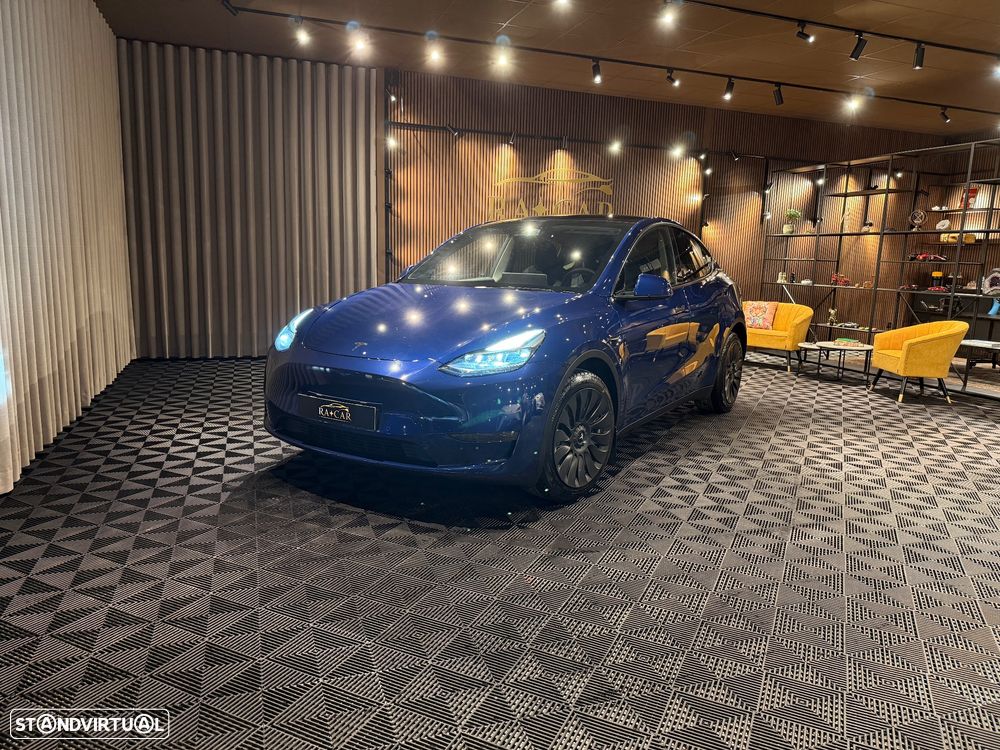 Tesla Model Y Long-Range RWD - 1