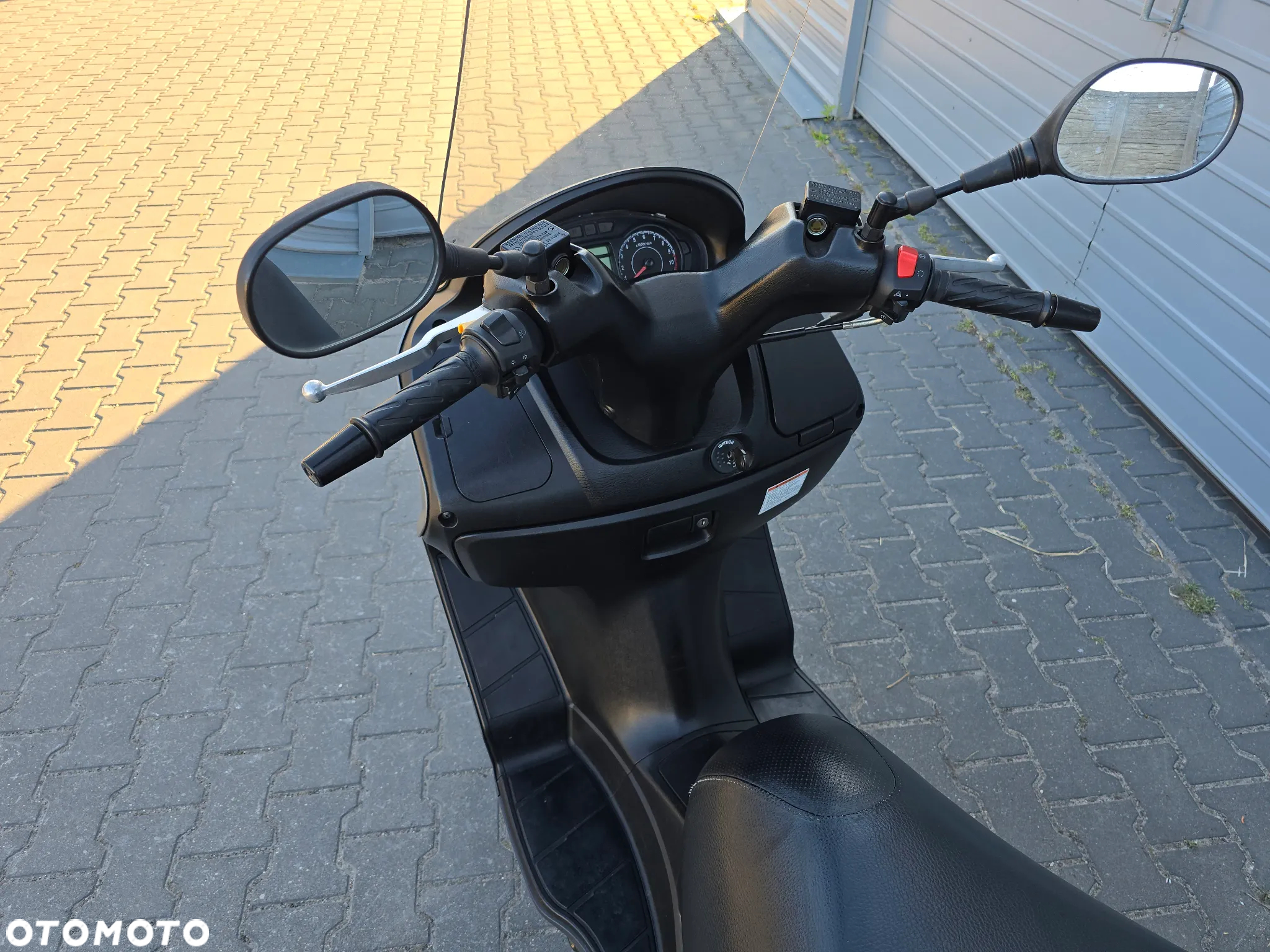 Suzuki Burgman - 17