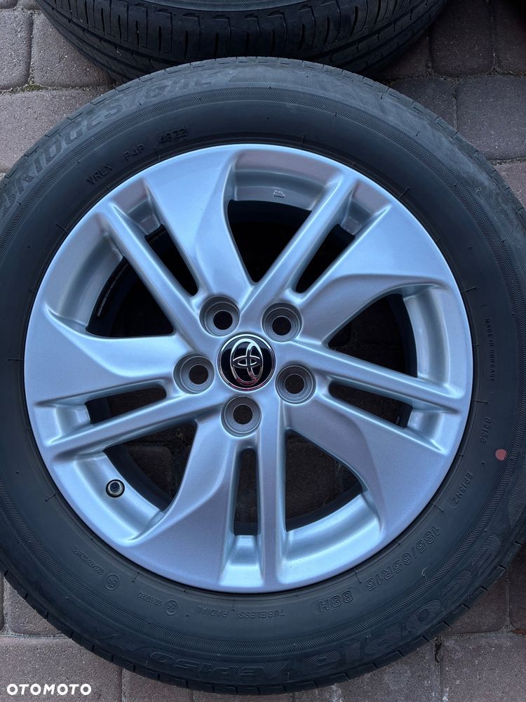 Toyota yaris IV oryginalne Alu czujniki 185/65/15 - 4