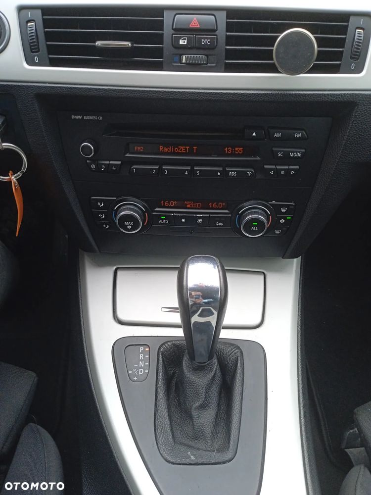 BMW Seria 3 320d DPF Edition Exclusive - 14