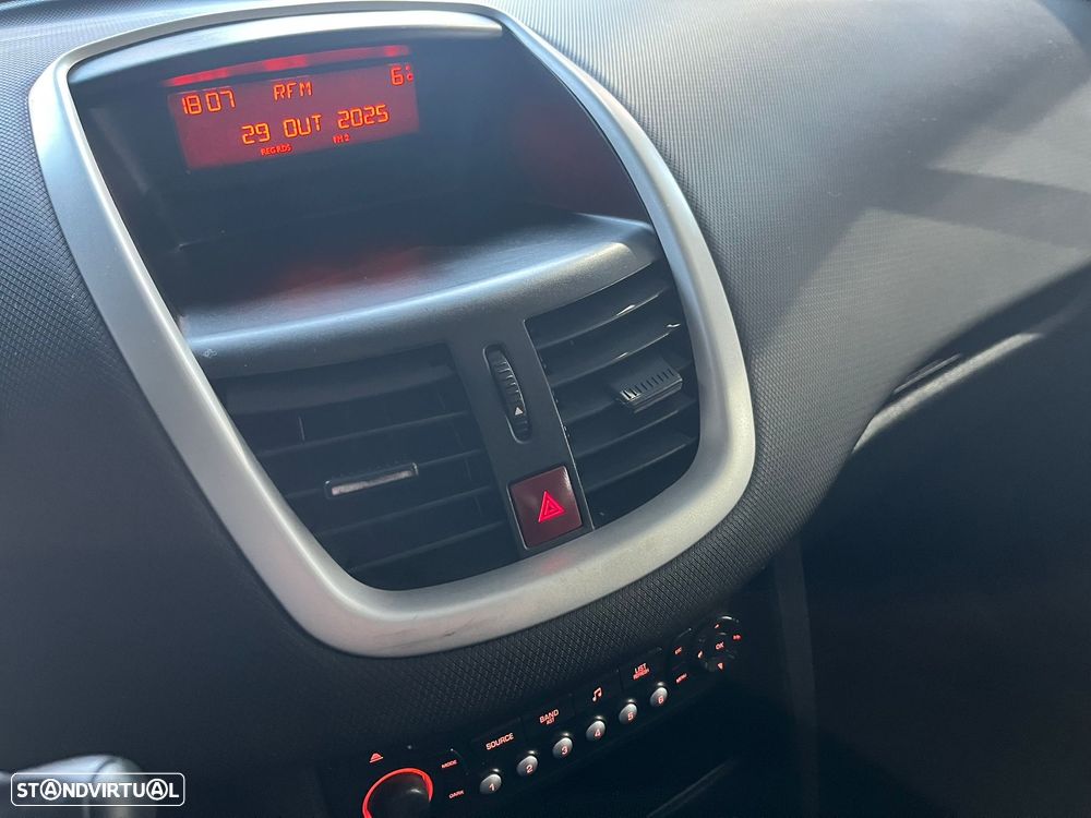 Peugeot 207 1.4 16V Open - 16