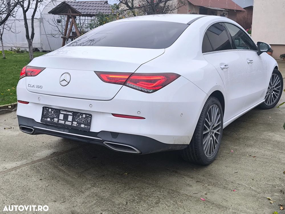 Mercedes-Benz CLA 180 7G-DCT Special Edition - 4