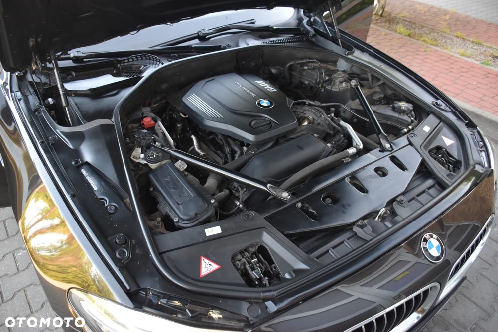 BMW Seria 5 518d Luxury Line - 28