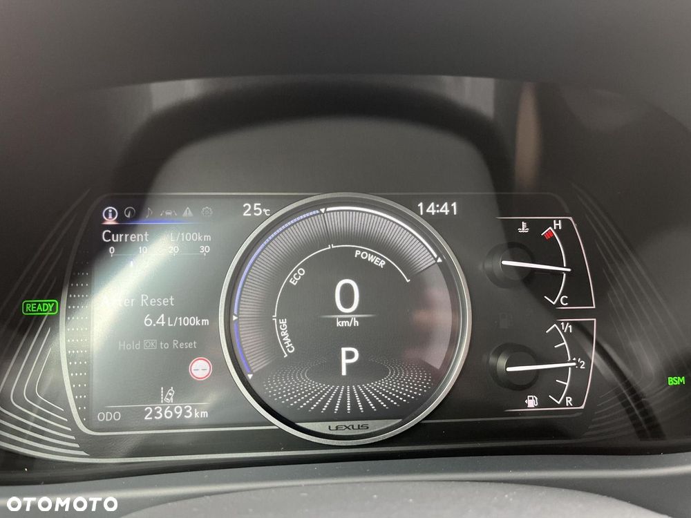 Lexus UX 250h GPF Business AWD - 17