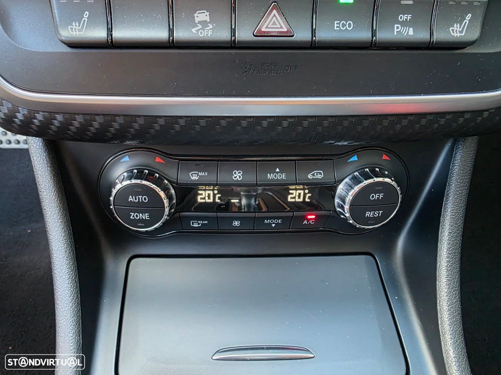 Mercedes-Benz A 45 AMG 4Matic Speedshift 7G-DCT - 28