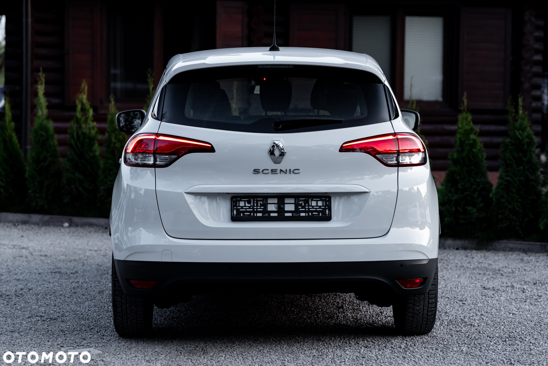 Renault Scenic TCe 140 GPF EDC INTENS - 8