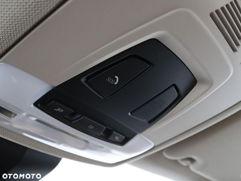 BMW Seria 3 320d Luxury Line - 37