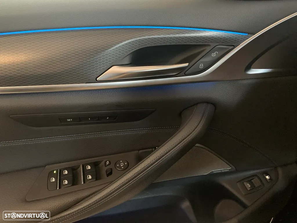 BMW 530 e Pack Desportivo M - 4