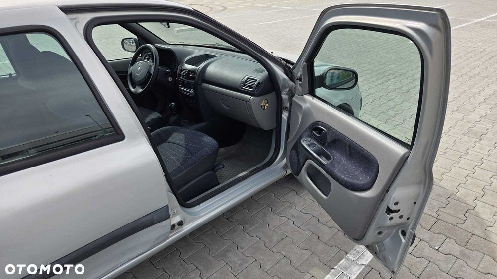 Renault Clio - 6