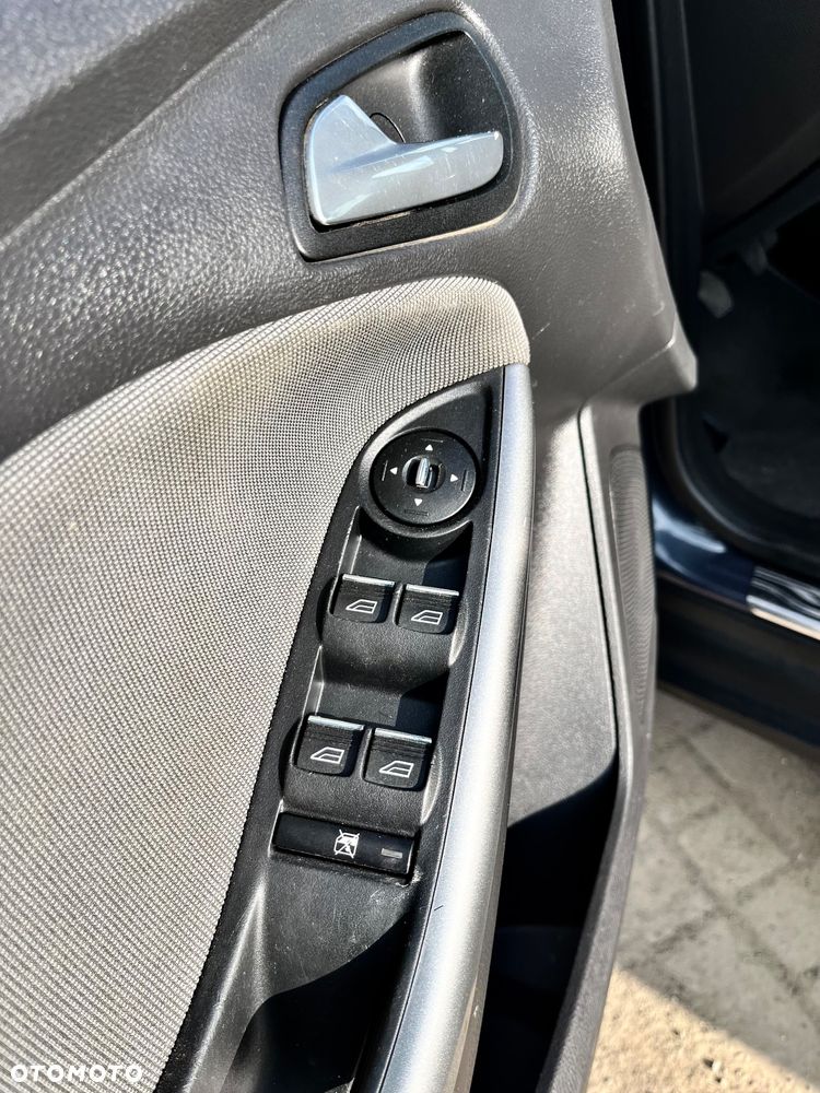 Ford Focus 1.6 TI-VCT Champions Edition - 14