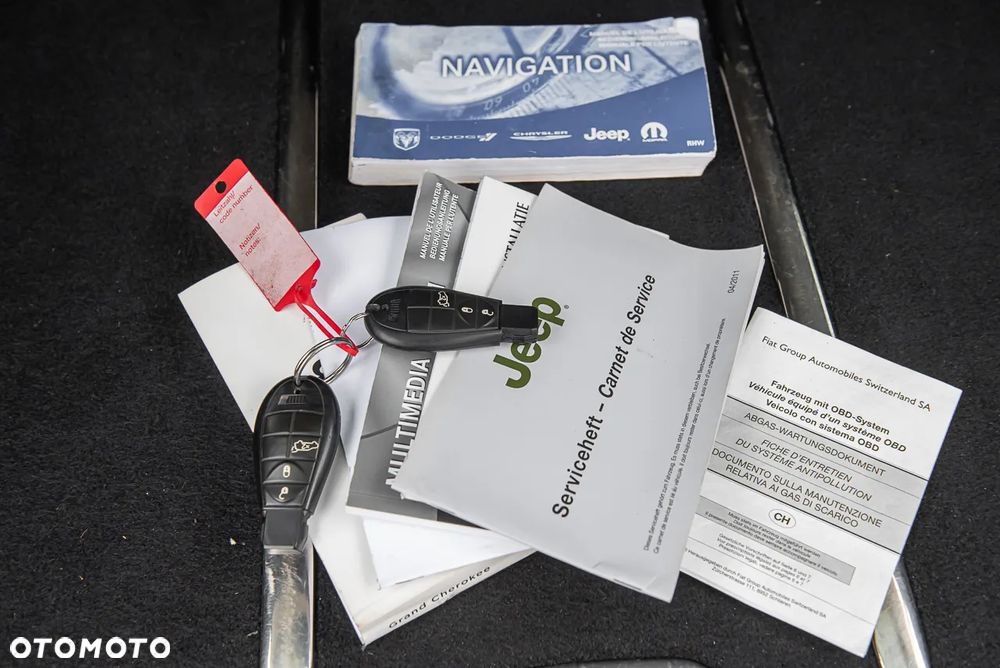 Jeep Grand Cherokee - 36