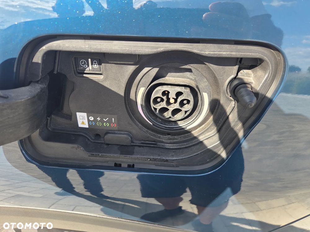 Peugeot 3008 1.6 PureTech HYbrid GT Line S&S EAT8 - 23