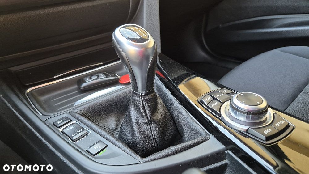 BMW Seria 3 318d - 5