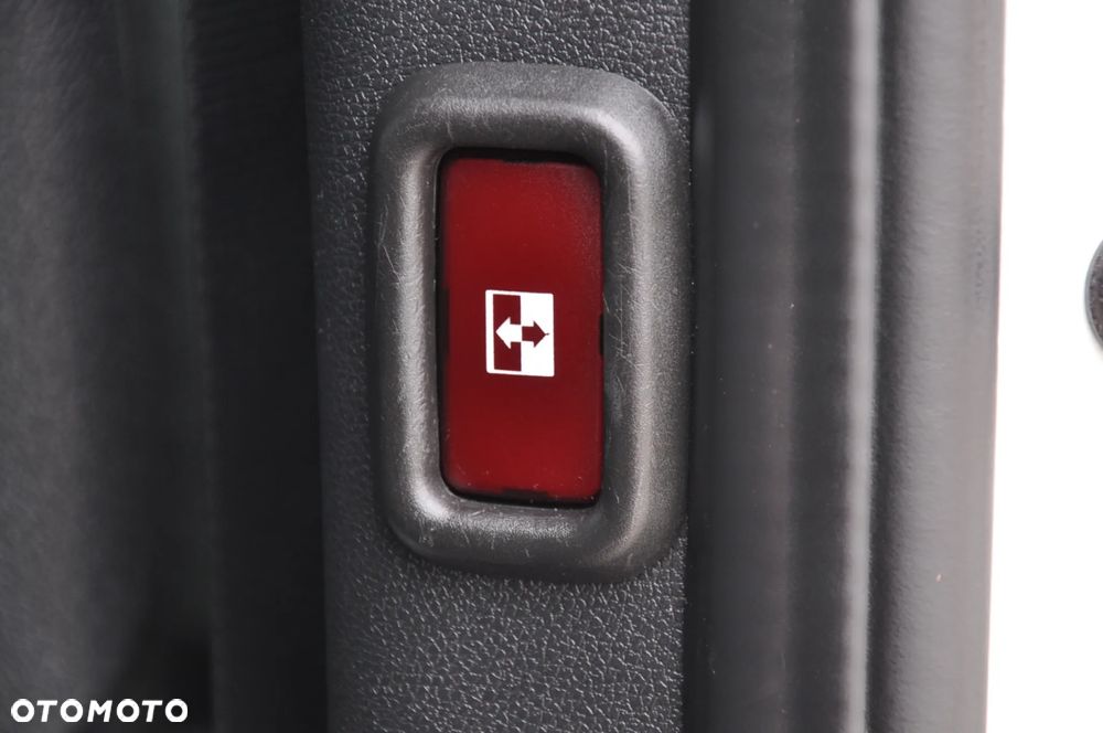 Mercedes-Benz Sprinter - 13