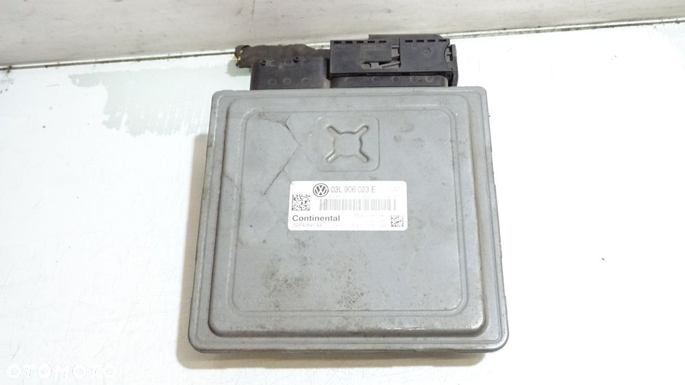 KOMPUTER SILNIKA VOLKSWAGEN POLO V 1.6TDI 03L906023D - 1