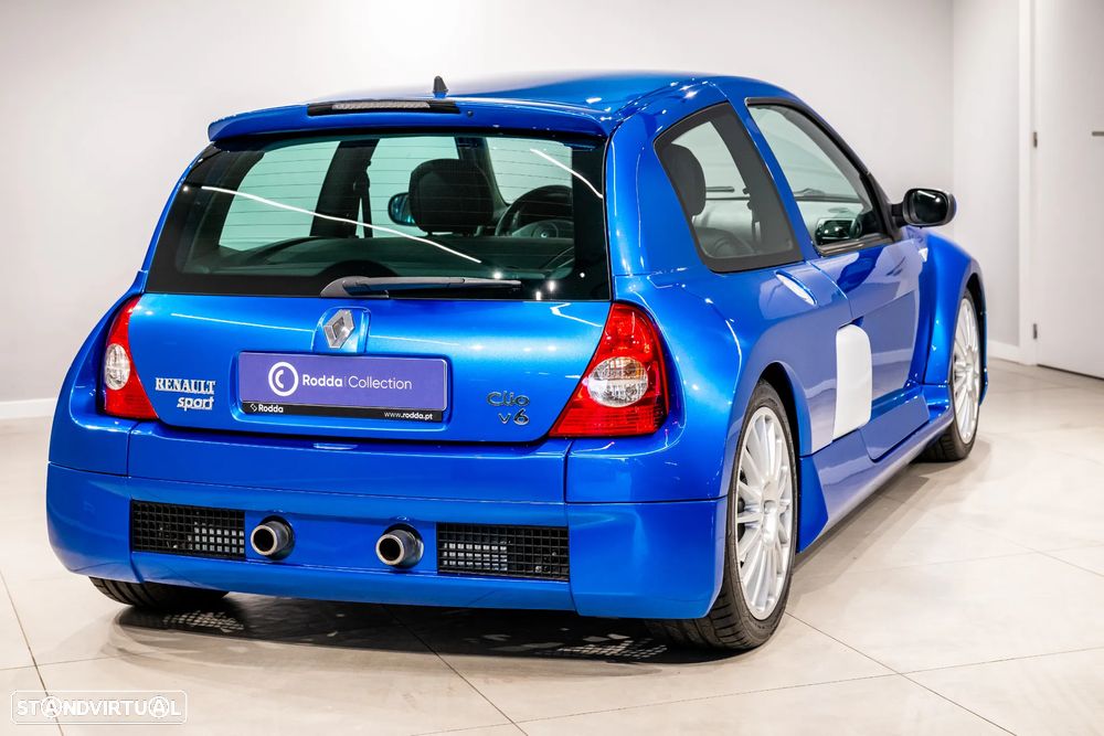 Renault Clio 3.0 V6 Sport - 5