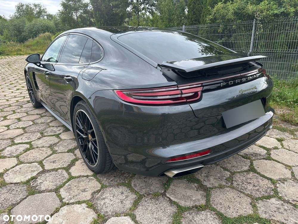 Porsche Panamera 4 E-Hybrid - 3