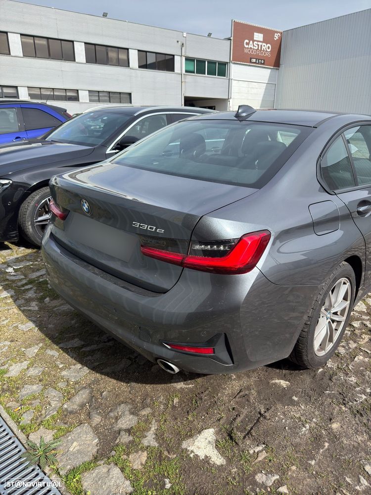 BMW 330 - 4