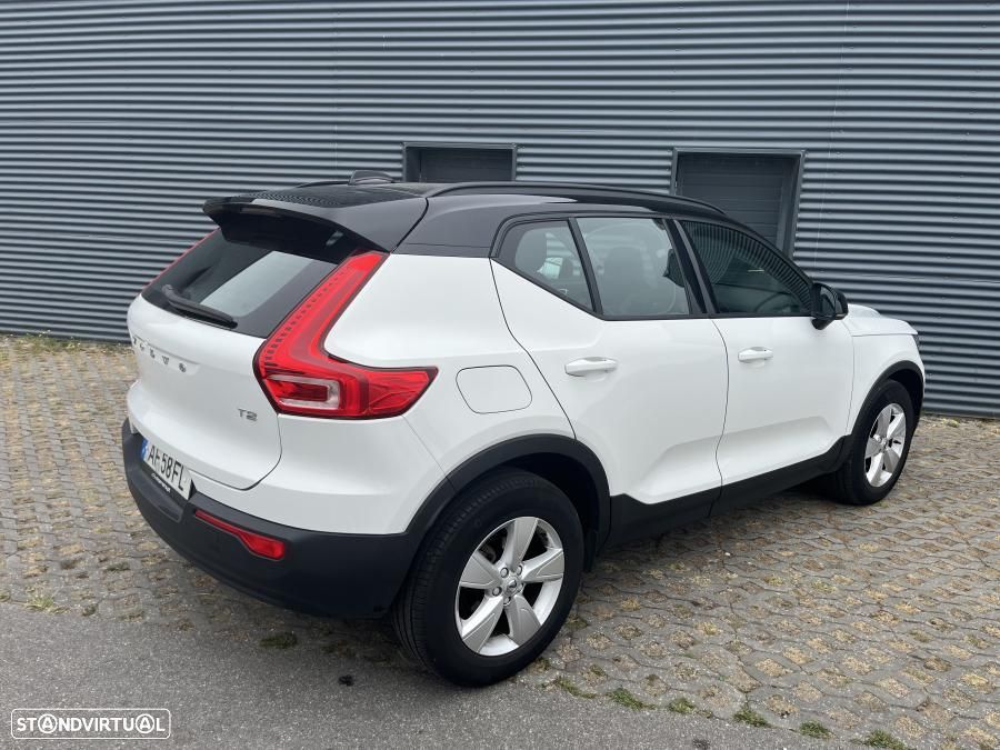 Volvo XC 40 1.5 T2 Momentum Geartronic - 35