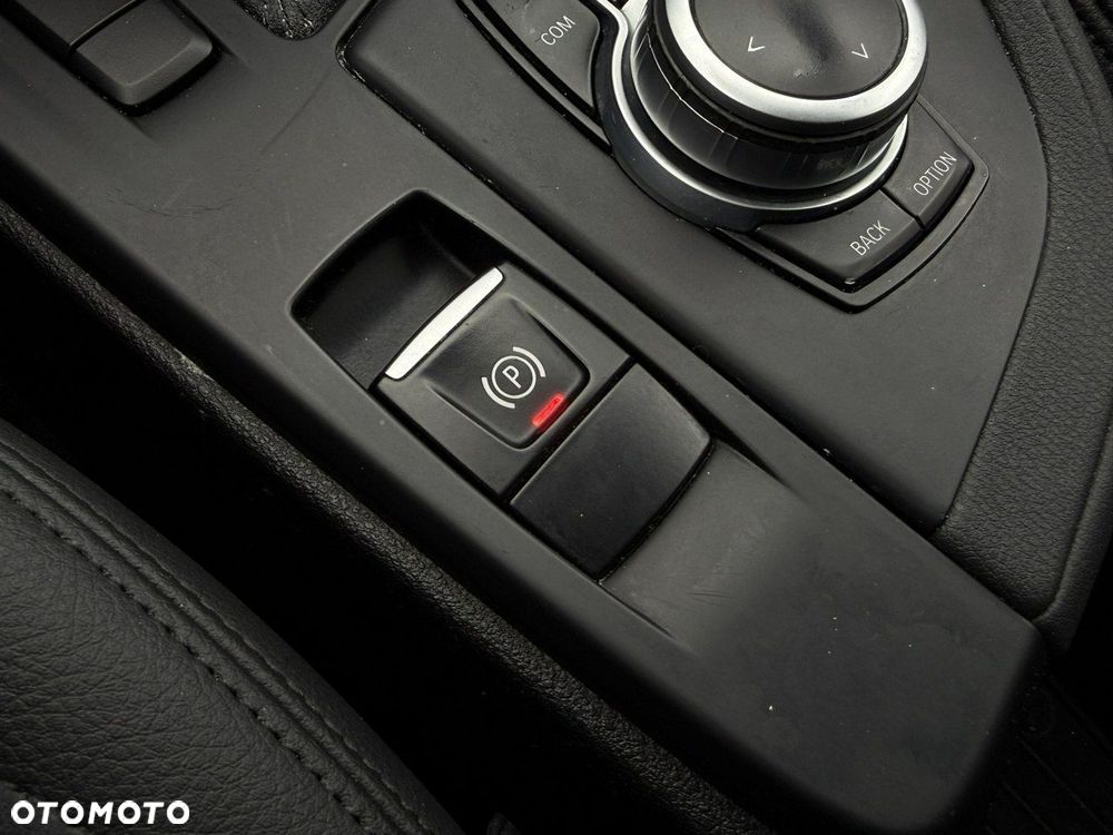 BMW X1 sDrive18i Business Edition - 32