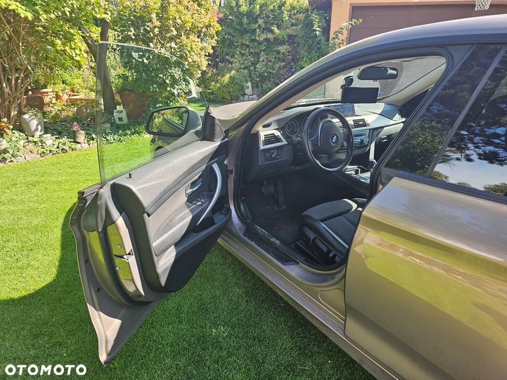 BMW Seria 3 320i xDrive - 8